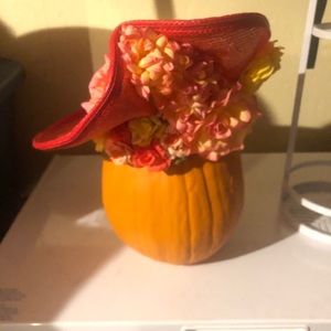 Summer straw hat in good condition